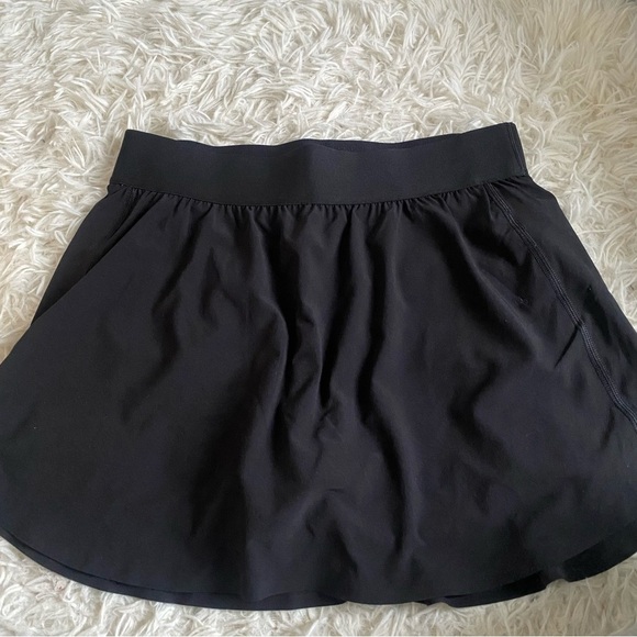 Aritzia Golden MoveTech™ Rally Skirt - Picture 4 of 9